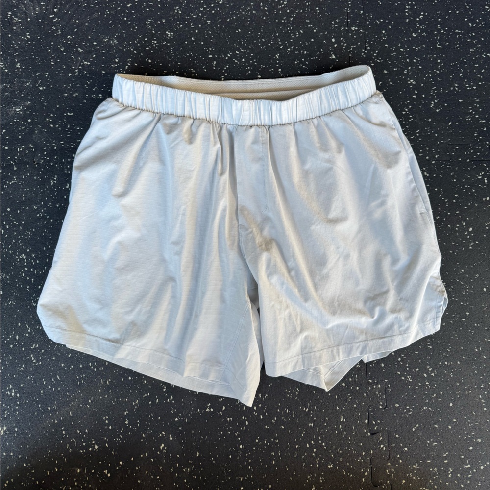 Lululemon Mile Maker 6 Inch Running Short - Size M